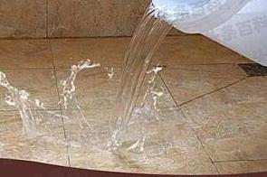察隅漏水维修 免砸砖防水材料该如何施工